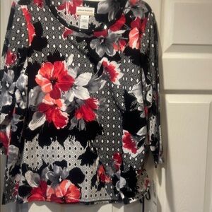 NWT Sz 1x Alfred Dunner black floral top